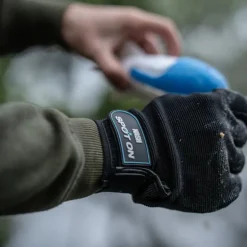 Gant de lancer Nash Droitié Spot On Casting Glove